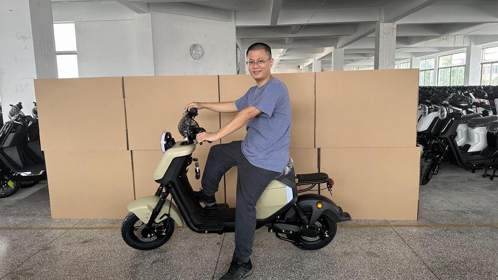 Electric Scooters That Look Like Motorcycles